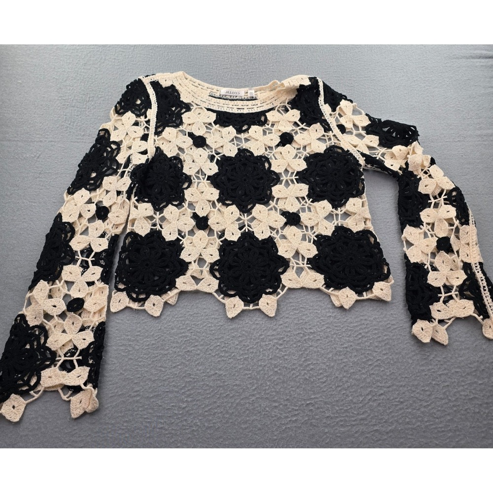 Cloth by Design Crochet Sweater Women's Medium Cream Black Floral Scalloped Hem